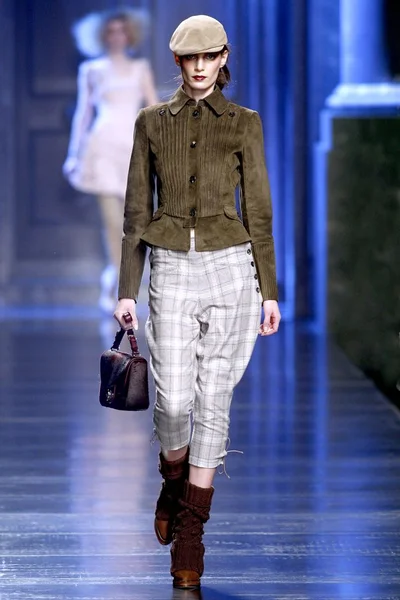 Look 8